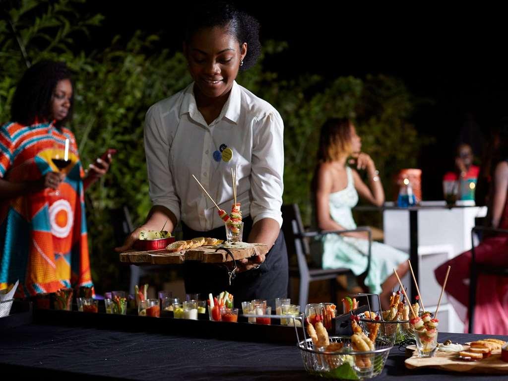 Novotel Abidjan Plateau Restauracja zdjęcie