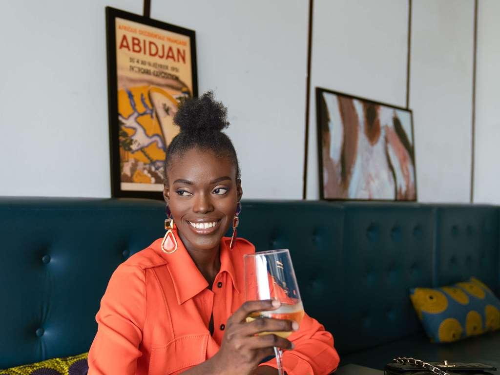 Novotel Abidjan Plateau Restauracja zdjęcie